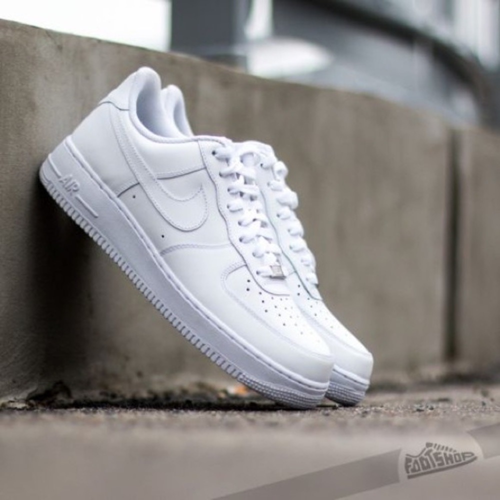 NIKE AIRFORCE 1